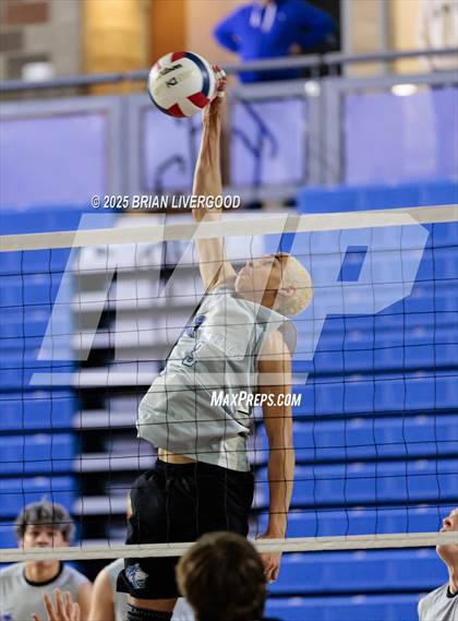 Thumbnail 3 in Mountain Vista vs Grandview (CHSAA 5A Round 2) photogallery.