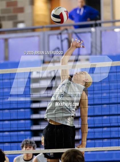 Thumbnail 2 in Mountain Vista vs Grandview (CHSAA 5A Round 2) photogallery.