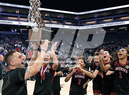 Thumbnail 3 in Centennial vs. Clovis (CIF State D1 Final) photogallery.