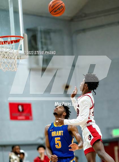 Thumbnail 1 in Grant vs. Cordova (Cordova Christmas Classic) photogallery.
