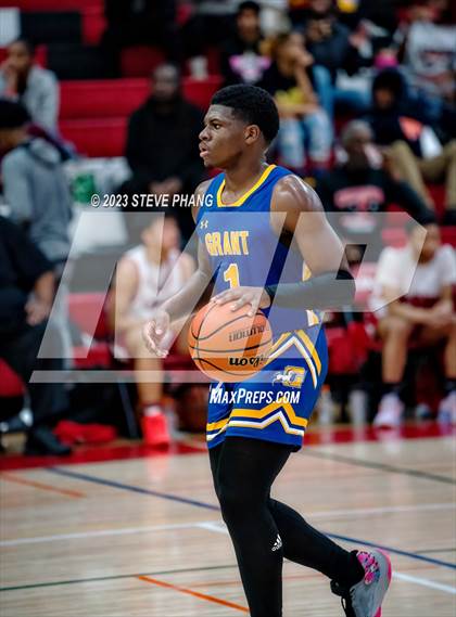 Thumbnail 2 in Grant vs. Cordova (Cordova Christmas Classic) photogallery.