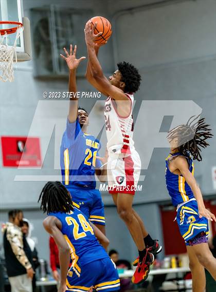 Thumbnail 2 in Grant vs. Cordova (Cordova Christmas Classic) photogallery.