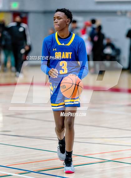Thumbnail 3 in Grant vs. Cordova (Cordova Christmas Classic) photogallery.