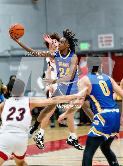 Thumbnail 3 in Grant vs. Cordova (Cordova Christmas Classic) photogallery.