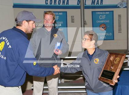 Thumbnail 2 in Mater Dei vs. Newport Harbor (CIF SoCal Regional D1 Final) photogallery.