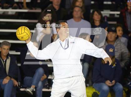 Thumbnail 2 in Mater Dei vs. Newport Harbor (CIF SoCal Regional D1 Final) photogallery.