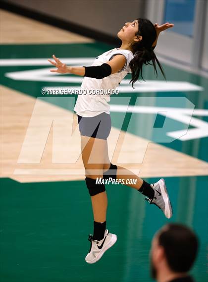 Thumbnail 3 in Central Catholic @ Manteca photogallery.