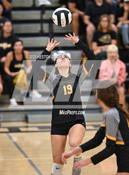 Thumbnail 2 in Flintridge Prep vs. Foothill (CIF-SS D3 Semi-Final) photogallery.