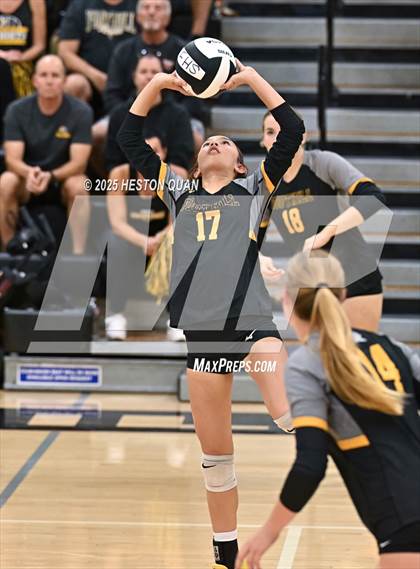 Thumbnail 2 in Flintridge Prep vs. Foothill (CIF-SS D3 Semi-Final) photogallery.