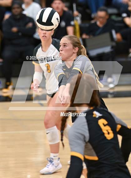 Thumbnail 3 in Flintridge Prep vs. Foothill (CIF-SS D3 Semi-Final) photogallery.