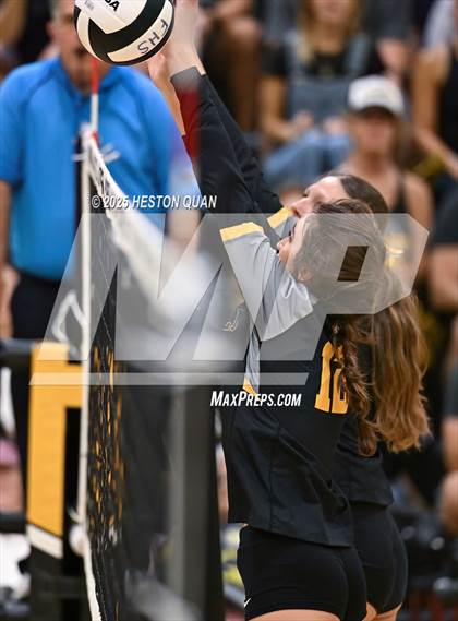 Thumbnail 3 in Flintridge Prep vs. Foothill (CIF-SS D3 Semi-Final) photogallery.