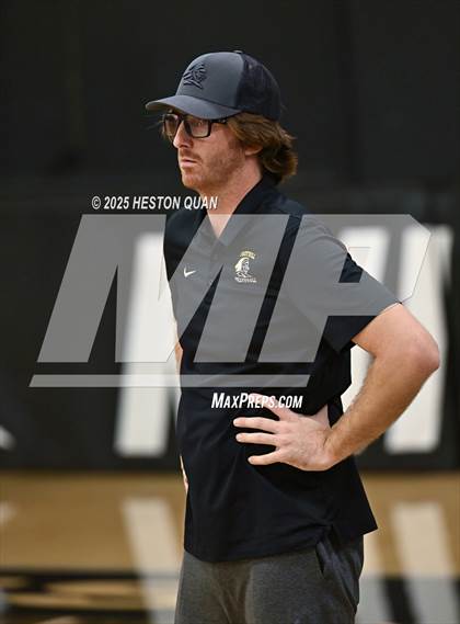 Thumbnail 1 in Flintridge Prep vs. Foothill (CIF-SS D3 Semi-Final) photogallery.