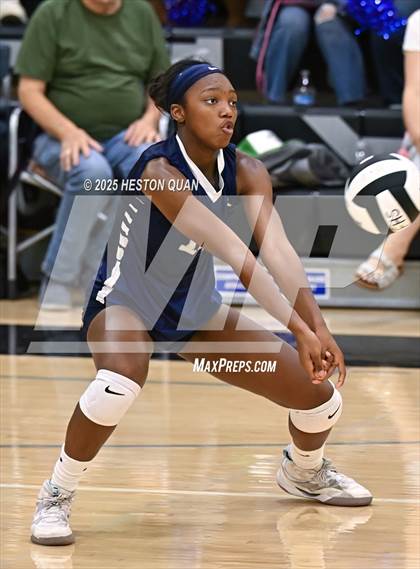 Thumbnail 3 in Flintridge Prep vs. Foothill (CIF-SS D3 Semi-Final) photogallery.