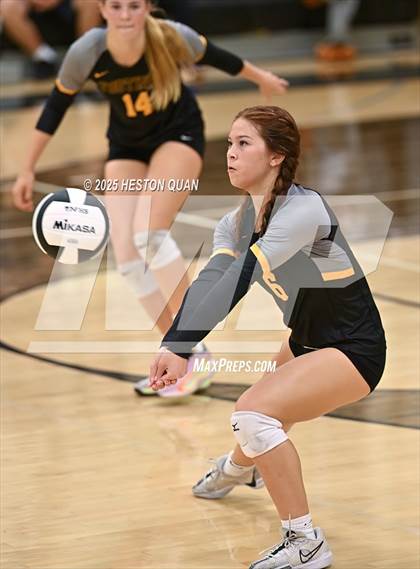 Thumbnail 3 in Flintridge Prep vs. Foothill (CIF-SS D3 Semi-Final) photogallery.