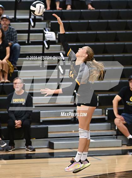 Thumbnail 3 in Flintridge Prep vs. Foothill (CIF-SS D3 Semi-Final) photogallery.