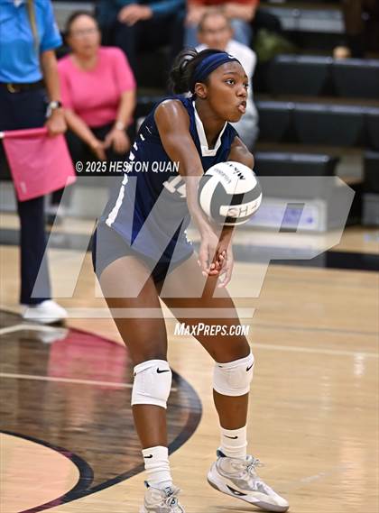 Thumbnail 2 in Flintridge Prep vs. Foothill (CIF-SS D3 Semi-Final) photogallery.