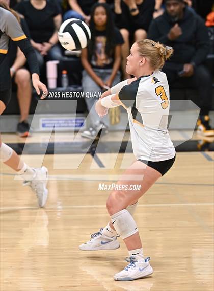 Thumbnail 3 in Flintridge Prep vs. Foothill (CIF-SS D3 Semi-Final) photogallery.