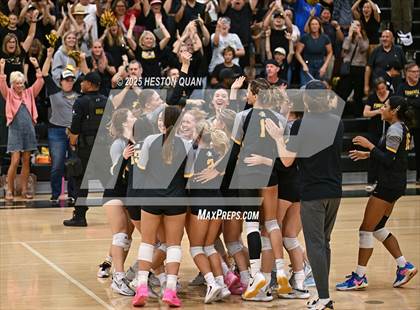 Thumbnail 2 in Flintridge Prep vs. Foothill (CIF-SS D3 Semi-Final) photogallery.