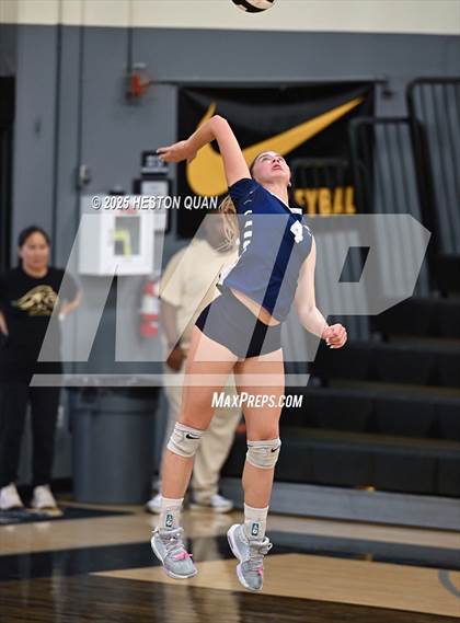 Thumbnail 3 in Flintridge Prep vs. Foothill (CIF-SS D3 Semi-Final) photogallery.