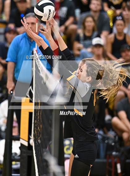 Thumbnail 2 in Flintridge Prep vs. Foothill (CIF-SS D3 Semi-Final) photogallery.