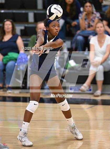 Thumbnail 2 in Flintridge Prep vs. Foothill (CIF-SS D3 Semi-Final) photogallery.