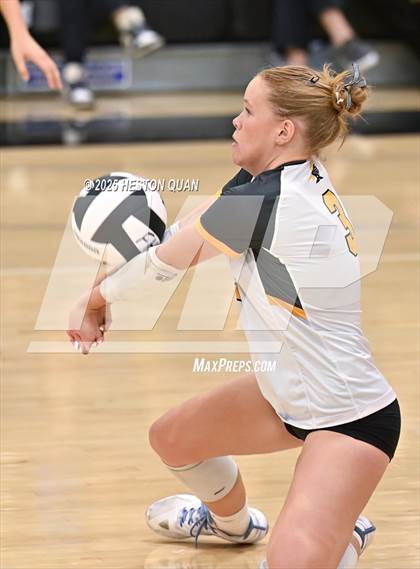 Thumbnail 2 in Flintridge Prep vs. Foothill (CIF-SS D3 Semi-Final) photogallery.