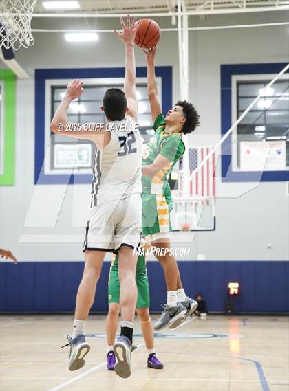 Thumbnail 1 in Summerville vs Pinewood Prep (Lowcountry Showcase) photogallery.