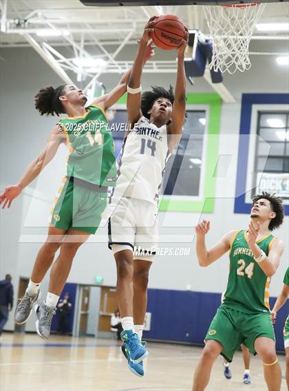 Thumbnail 2 in Summerville vs Pinewood Prep (Lowcountry Showcase) photogallery.