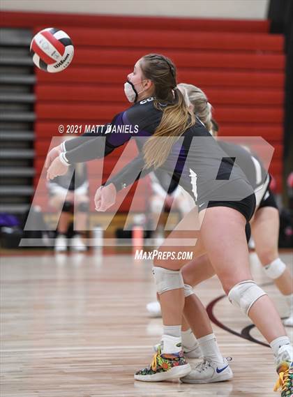 Thumbnail 1 in Regis Jesuit @ Douglas County photogallery.
