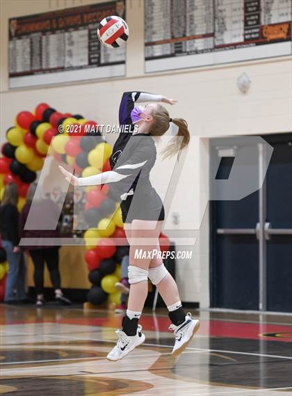 Thumbnail 1 in Regis Jesuit @ Douglas County photogallery.