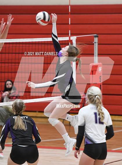 Thumbnail 2 in Regis Jesuit @ Douglas County photogallery.