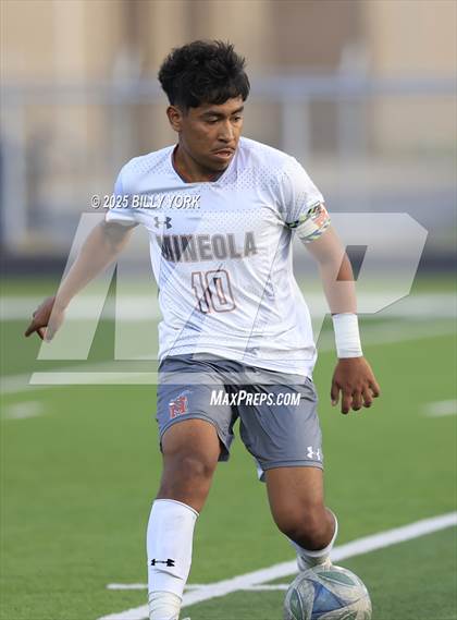 Thumbnail 3 in Grand Saline vs Mineola photogallery.