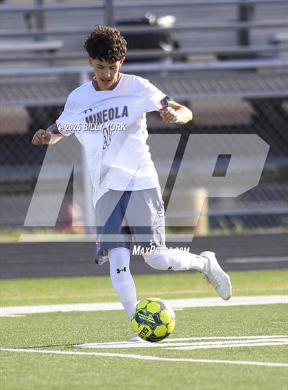Thumbnail 3 in Grand Saline vs Mineola photogallery.