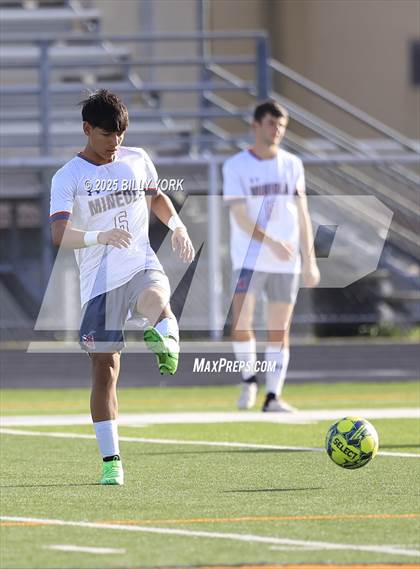 Thumbnail 2 in Grand Saline vs Mineola photogallery.