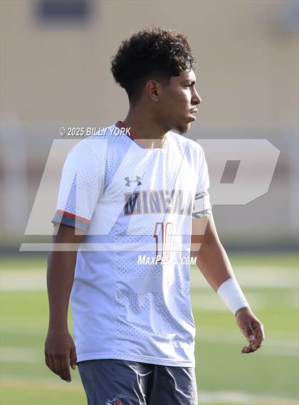 Thumbnail 2 in Grand Saline vs Mineola photogallery.