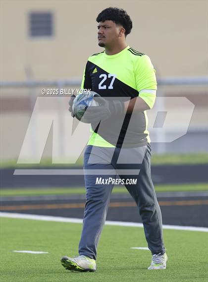 Thumbnail 3 in Grand Saline vs Mineola photogallery.