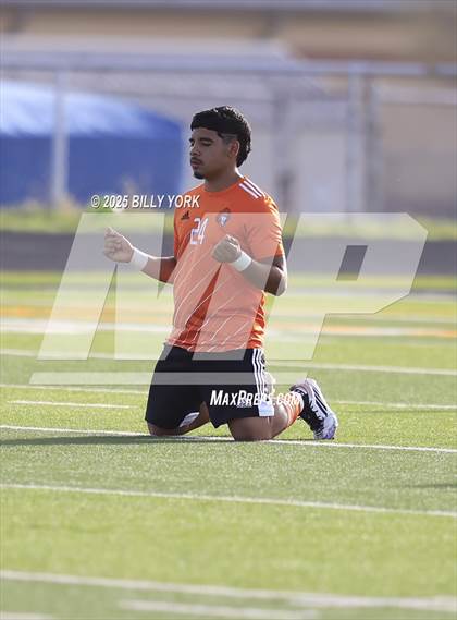 Thumbnail 2 in Grand Saline vs Mineola photogallery.