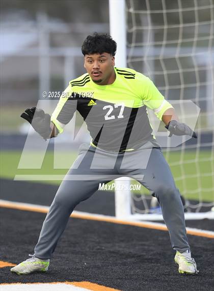 Thumbnail 2 in Grand Saline vs Mineola photogallery.