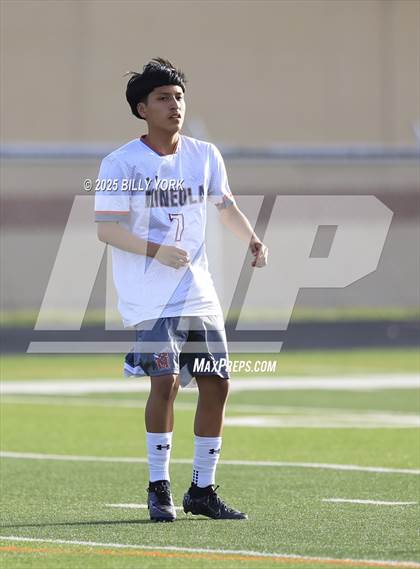 Thumbnail 2 in Grand Saline vs Mineola photogallery.