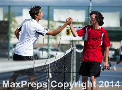 Thumbnail 2 in Hart vs Valencia photogallery.