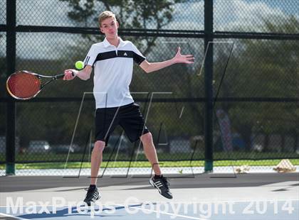 Thumbnail 3 in Hart vs Valencia photogallery.