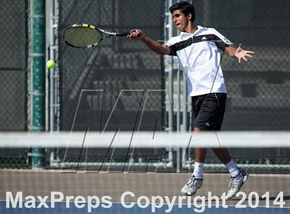Thumbnail 2 in Hart vs Valencia photogallery.