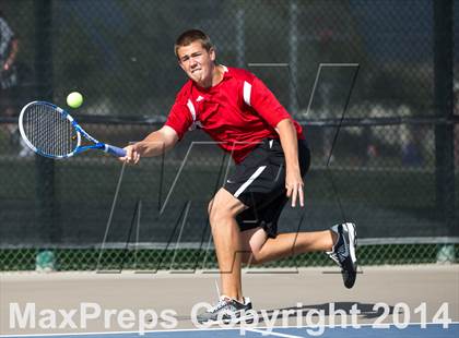 Thumbnail 2 in Hart vs Valencia photogallery.