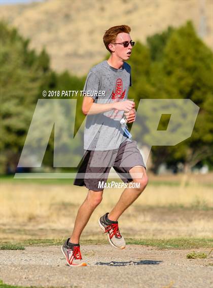 Thumbnail 2 in Weiser Invitational photogallery.