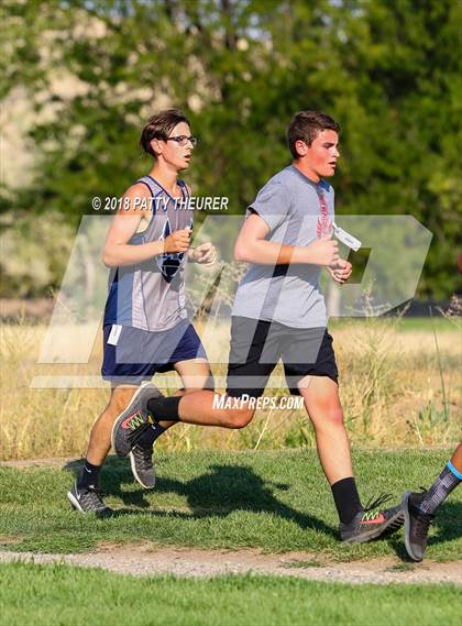 Thumbnail 2 in JV: Weiser Invitational photogallery.