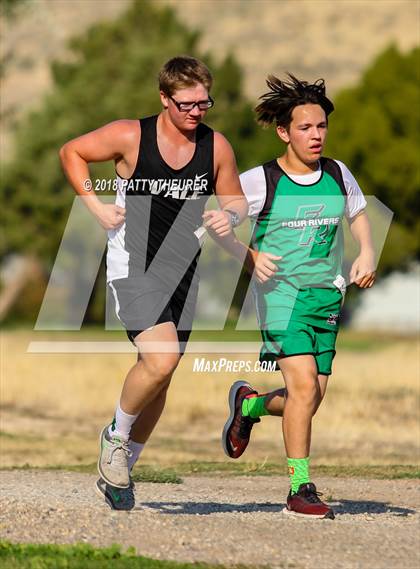 Thumbnail 3 in JV: Weiser Invitational photogallery.