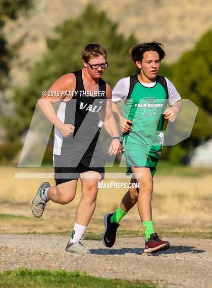 Thumbnail 2 in JV: Weiser Invitational photogallery.