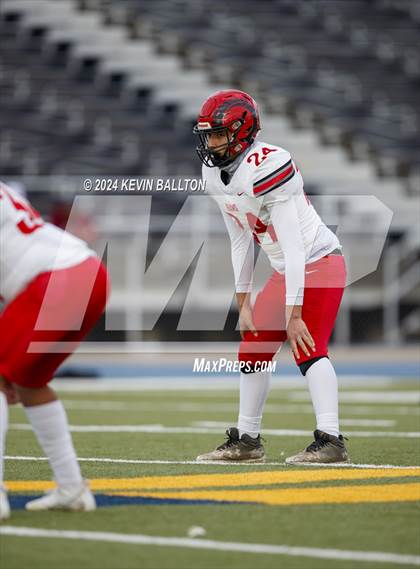 Thumbnail 1 in South Gate vs. Chatsworth (CIF LACS Division 2 Final) photogallery.