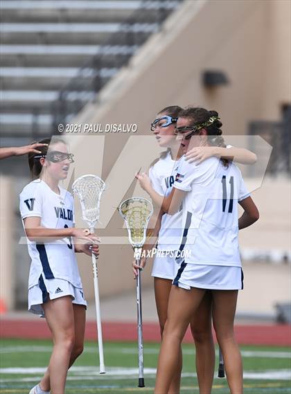 Thumbnail 3 in Valor Christian vs. Kent Denver (CHSAA 5A Quarter-Finals) photogallery.