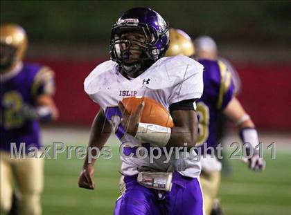 Thumbnail 1 in Islip vs. Sayville (Suffolk County D3 Final) photogallery.